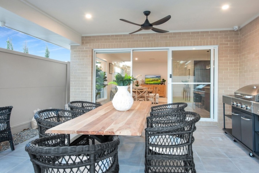 Huntlee display home patio