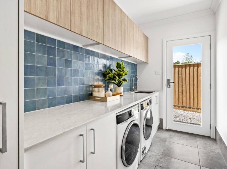 coastal style home blue tiles