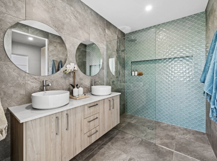 coastal style home ensuite