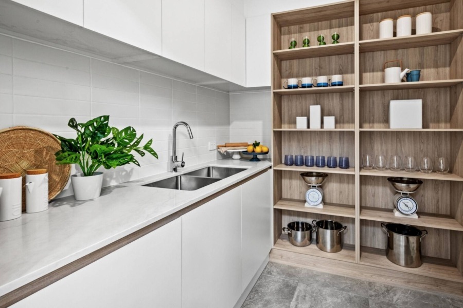 coastal style home butlers pantry